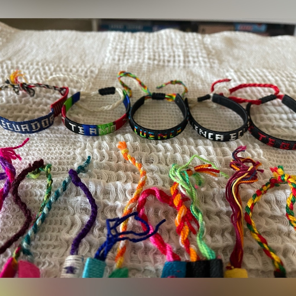 Traveling the World Bracelets O/S - Picture 3 of 4